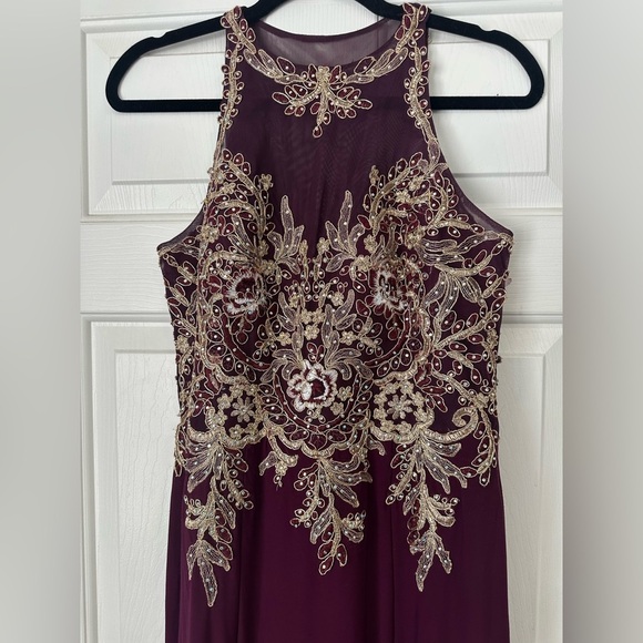 Xscape Embroidered Mermaid Gown. Size 10. - Picture 5 of 10